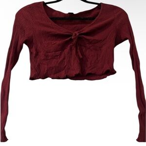 Burgundy crop top🥀 Size Medium!